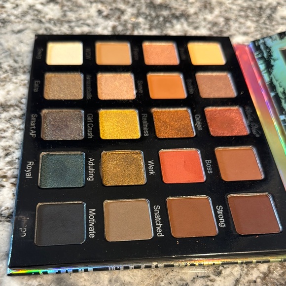 Violet voss Eyeshadow - Picture 3 of 4